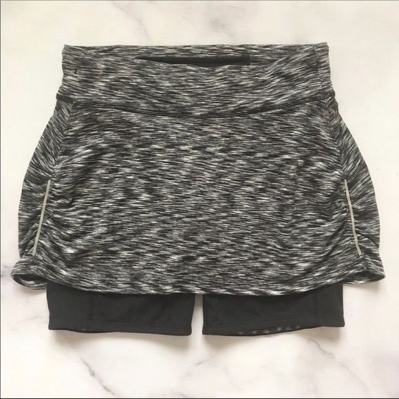 ATHLETA black space dye contenders 2-in - 1 skirt - Picture 2 of 6